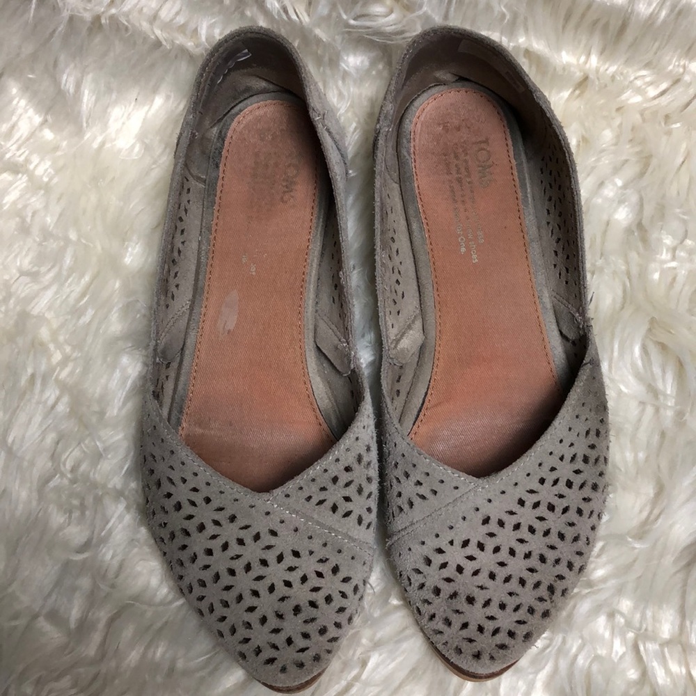 Toms Jutti Dorsay Laser Cut Floral Pattern Flats